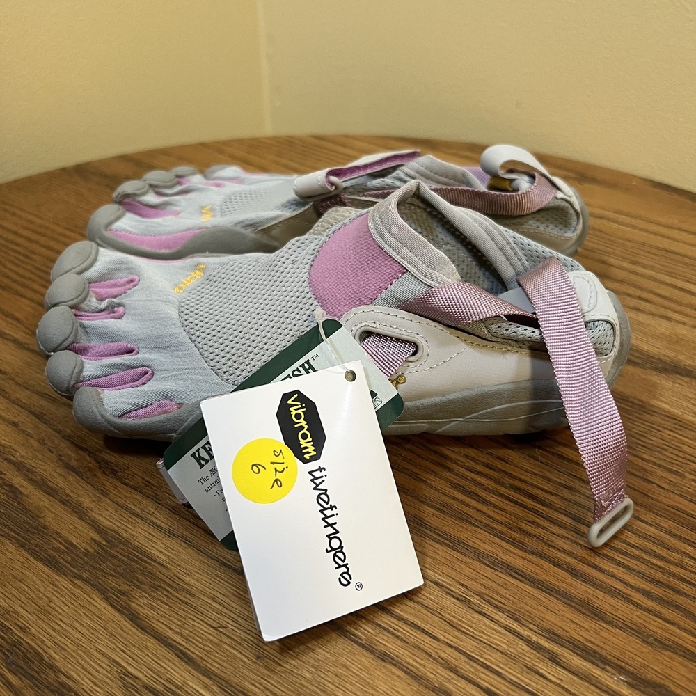 Vibram FiveFingers Shoes Barefoot Runner W37 US Size 6 Gray and Purple NWT
